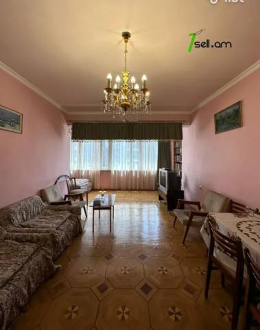 3 սենյականոց բնակարան Մամիկոնյանց փողոցում, 77 քմ, նախավերջին հարկ, կապիտալ վերանորոգված, քարե շենք