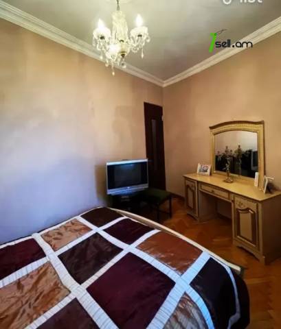 Երեք հարկանի քարե տուն Էրեբունիում, 134 ք.մ., 3+ սանհանգույց, կապիտալ վերանորոգված