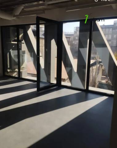 Բազմաֆունկցիոնալ գույք Սայաթ-Նովայի պողոտայում կենտրոնում, 87 ք.մ.