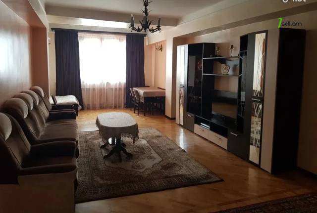 3 սենյականոց բնակարան Էրեբունու փողոցում, 93 քմ, 7/9 հարկ, կապիտալ վերանորոգված