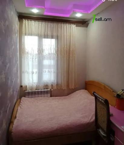 Երկու հարկանի քարե տուն, Khorenatsi St կենտրոնում, 150 քմ, 2 սանհանգույց, կապիտալ վերանորոգված