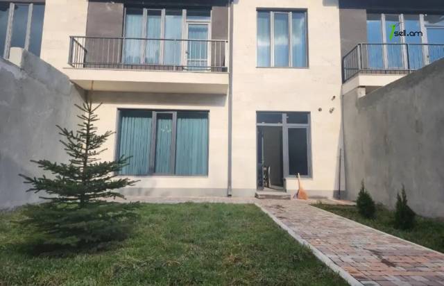 Երկու հարկանի թաունհաուզ Ռուբինյանց փողոցում Քանաքեռ Զեյթունում, 210 քմ, 3+ սանհանգույց