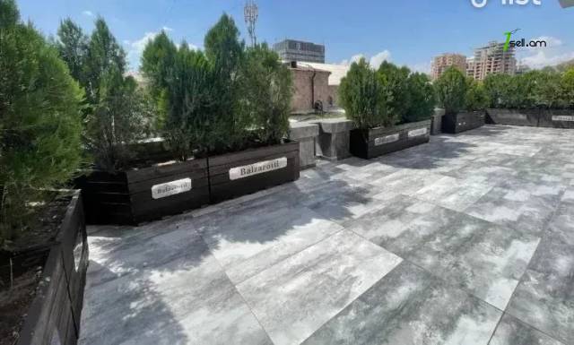 Ընդարձակ 2 սենյականոց բնակարան Կոմիտասի պողոտայում, 128 ք.մ., նախավերջին հարկ, բարձր առաստաղներ
