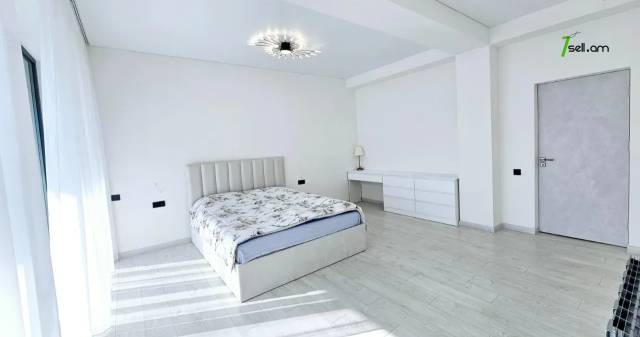 Երկու հարկանի տուն Գրիգոր Աղաբաբյան փողոցում Դավթաշենում, 800 քմ, 3+ սանհանգույց