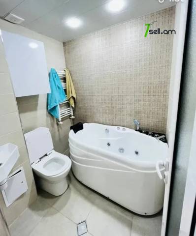 2 սենյականոց բնակարան Արամ Խաչատրյան փողոցում, 49 քմ, 9/13 հարկ, եվրովերանորոգված