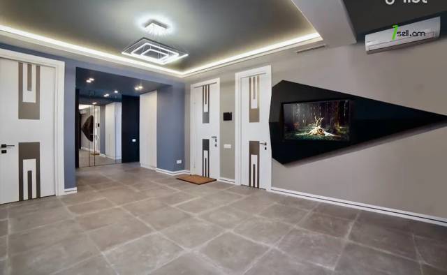 4 սենյականոց բնակարան Նալբանդյան փողոցում, 144 քմ, 2 սանհանգույց, բարձր առաստաղներ