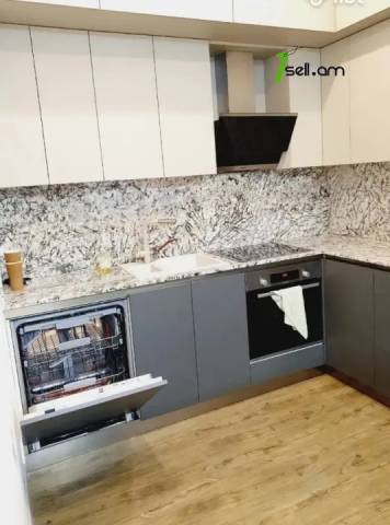 4 սենյականոց բնակարան նորակառույց շենքում, Ծիծեռնակաբերդի խճուղի, 105 ք.մ., 2 սանհանգույց