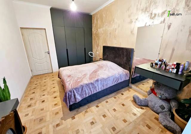 Երկու հարկանի քարե տուն Նոր Արեշի 37րդ փողոցում Էրեբունիում, 855 ք.մ., 2 սանհանգույց