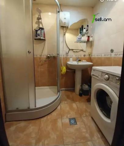 3 սենյականոց բնակարան Զաքարիա Քանաքեռցու փողոցում, 79 ք.մ., 3/9 հարկ, կապիտալ վերանորոգված