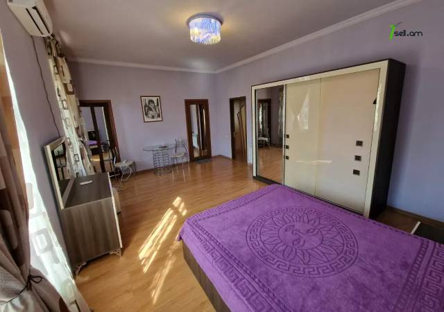 Երկու հարկանի քարե տուն Մելքումովի փողոցում Դավիթաշենում, 600 ք.մ., 3+ սանհանգույց, եվրովերանորոգված