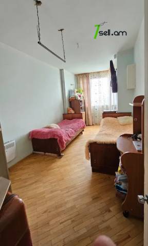 3 սենյականոց բնակարան Մառի փողոցում, 93 ք.մ., 12/16 հարկ, կոսմետիկ վերանորոգում