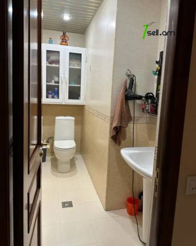 3 սենյականոց բնակարան Պուշկինի փողոցում, 106 ք.մ., 2 սանհանգույց, բարձր առաստաղներ, մի քանի պատշգամբ