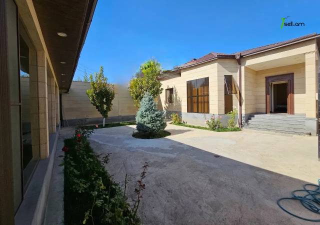 Մեկ հարկանի քարե տուն, Գ-1 թաղամաս Աջափնյակում, 500 ք.մ., 3+ սանհանգույց