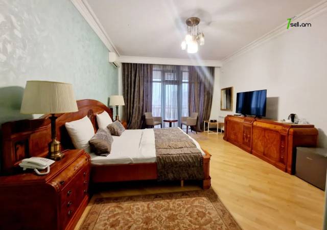 Չորս հարկանի քարե տուն Նաիրի Զարյան փողոցում Արաբկիրում, 600 ք.մ., 3+ սանհանգույց