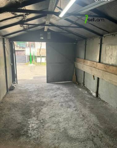 4 սենյականոց բնակարան Դրոյի փողոցում, 108 ք.մ., դիզայներական ոճով վերանորոգված, քարե շենք