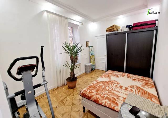 3 սենյականոց բնակարան Մեսրոպ Մաշտոցի պողոտայում, 92 ք.մ., բարձր առաստաղներ, եվրովերանորոգված