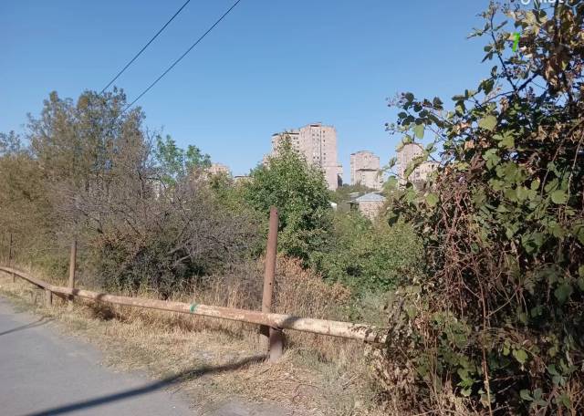 Հողատարածք բնակելի շինությունների համար Բագրևանդի փողոցում Ավանում, 1000 ք.մ.