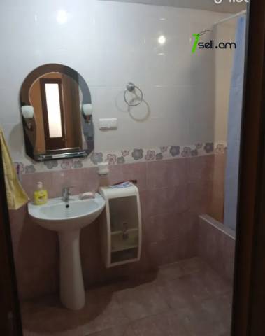 4 սենյականոց բնակարան Զորավար Անդրանիկի փողոցում, 84 ք.մ., 10/14 հարկ, կապիտալ վերանորոգված