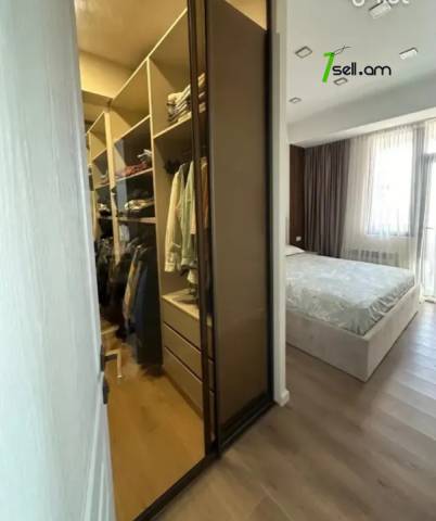 3 սենյականոց բնակարան նորակառույց շենքում Եղիշե Չարենցի փողոցում, 71 ք.մ., բարձր առաստաղներ