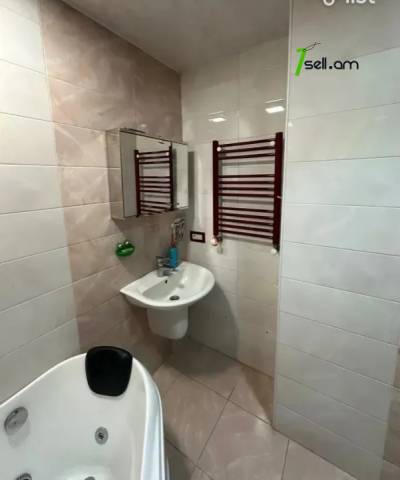 3 սենյականոց բնակարան Կարախանյան փողոցում, 90 ք.մ., 2/9 հարկ, կապիտալ վերանորոգված