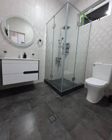 5 սենյականոց բնակարան Նալբանդյան փողոցում, 130 քմ, 1/3 հարկ, եվրովերանորոգված, քարե շենք