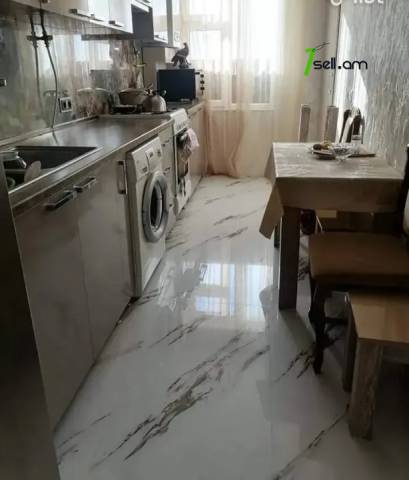 3 սենյականոց բնակարան Սեբաստիայի փողոցում, 72 ք.մ., 7/9 հարկ, մի քանի պատշգամբ, կապիտալ վերանորոգված