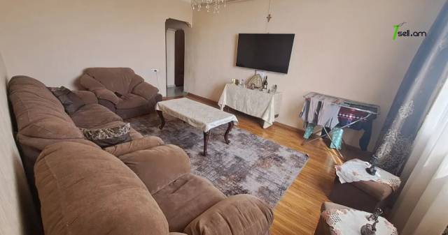 3 սենյականոց բնակարան Նար-Դոսի փողոցում, 65 քմ, նախավերջին հարկ, եվրովերանորոգված