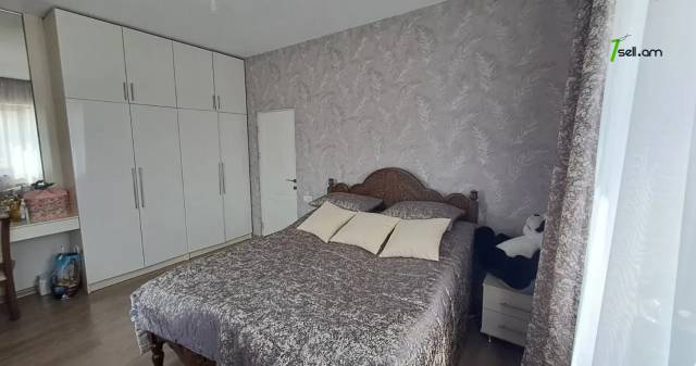 Երկու հարկանի քարե տուն 25-րդ փողոցում Զովունիում, 150 ք.մ., կապիտալ վերանորոգված