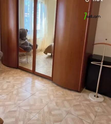 4 սենյականոց բնակարան Նալբանդյան փողոցում, 132 ք.մ., կապիտալ վերանորոգված, քարե շենք