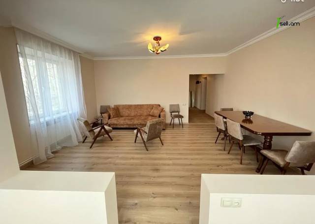 2 սենյականոց բնակարան Ազատության պողոտայում, 64 քմ, նախավերջին հարկ, եվրովերանորոգված, քարե շենք