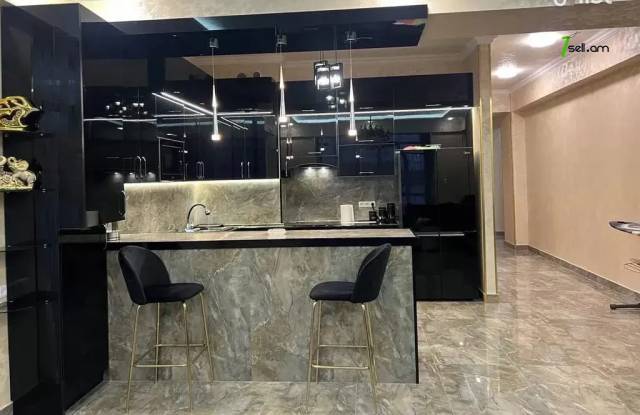 3 սենյականոց բնակարան նորակառույց շենքում Նաիրի Զարյան փողոցում, 135 ք.մ., 2 սանհանգույց