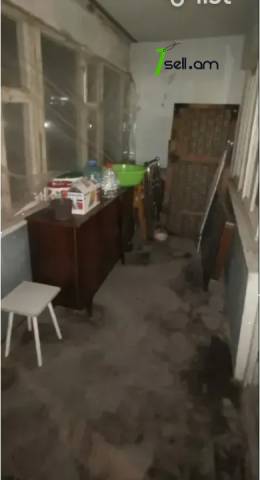 4 սենյականոց բնակարան Ղափանցյան փողոցում, 95 քմ, մի քանի պատշգամբ, կոսմետիկ վերանորոգում, քարե շենք