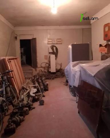Երկու հարկանի քարե տուն Նոր Արեշի 35րդ փողոցում Էրեբունիում, 450 ք.մ., 3+ սանհանգույց