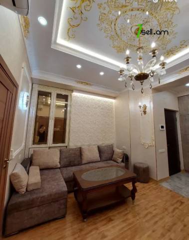 3 սենյականոց բնակարան նորակառույց շենքում Նիկողայոս Ադոնցի փողոցում, 60 ք.մ., բարձր առաստաղներ