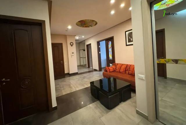 4 սենյականոց բնակարան նորակառույց շենքում Դերենիկ Դեմիրճյանի փողոցում, 181 քմ, 4/11 հարկ