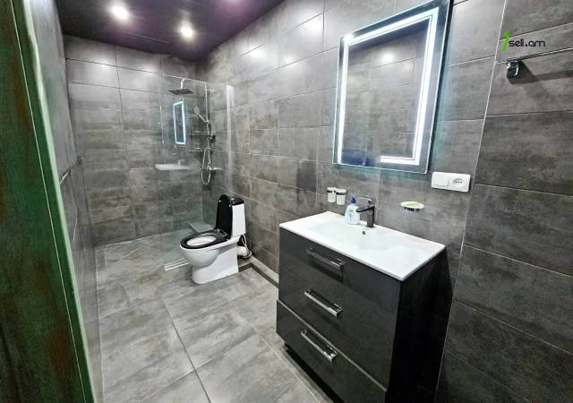 2 սենյականոց բնակարան նորակառույց շենքում Տերյան փողոցում, 70 քմ, 2/4 հարկ, կապիտալ վերանորոգված