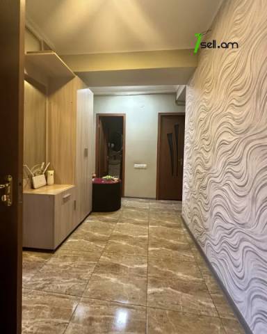 3 սենյականոց բնակարան Արցախի պողոտայում, 67 քմ, 1/14 հարկ, կապիտալ վերանորոգված, քարե շենք