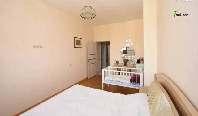 3 սենյականոց բնակարան նորակառույց շենքում Պարույր Սևակի փողոցում, 88 ք.մ., 2 սանհանգույց