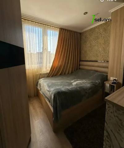 4 սենյականոց բնակարան Եզնիկ Կողբացու փողոցում, 105 քմ, կապիտալ վերանորոգված