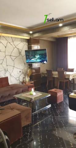 3 սենյականոց բնակարան Վաղարշ Վաղարշյան փողոցում, 86 ք.մ., 2 սանհանգույց, բարձր առաստաղներ