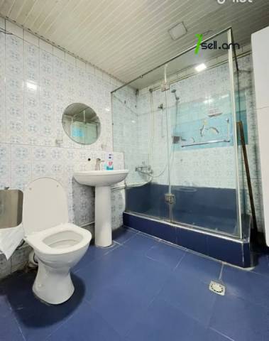 Երկու հարկանի քարե տուն Մարշալ Խուդյակովի փողոցում Ավանում, 286 ք.մ., 2 սանհանգույց