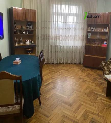 3 սենյականոց բնակարան Կոմիտասի պողոտայում, 88 ք.մ., 2 սանհանգույց, բարձր առաստաղներ, նախավերջին հարկ