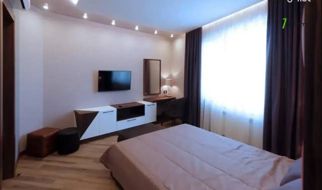 3 սենյականոց բնակարան Ազատության պողոտայում, 109 ք.մ., 2 սանհանգույց, բարձր առաստաղներ