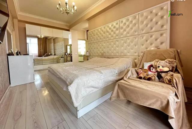 Ընդարձակ 3 սենյականոց բնակարան նորակառույց շենքում, Ծիծեռնակաբերդի խճուղի, 183 քմ, 7/13 հարկ