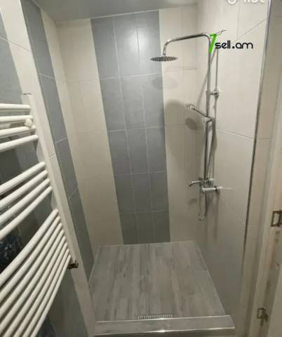 Ընդարձակ 1 սենյականոց բնակարան նորակառույց շենքում Վահրամ Փափազյան փողոցում, 72 քմ, 5/15 հարկ