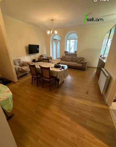 3 սենյականոց բնակարան Ազատության պողոտայում, 67 քմ, նախավերջին հարկ, բարձր առաստաղներ