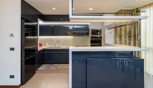 3 սենյականոց բնակարան նորակառույց շենքում Վազգեն Սարգսյանի փողոցում, 120 քմ, 6/10 հարկ