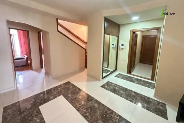 4 սենյականոց բնակարան նորակառույց շենքում, Zaqyan Street, 180 քմ, 3+ սանհանգույց, մի քանի պատշգամբ