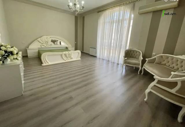 Չորս հարկանի քարե տուն Սիմեոն Երևանցու փողոցում կենտրոնում, 550 ք.մ., 3+ սանհանգույց