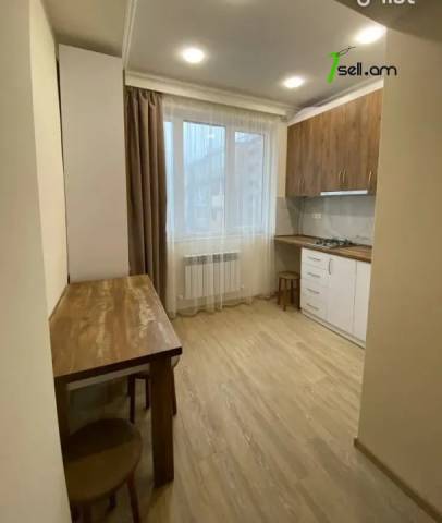 2 սենյականոց բնակարան Վահրամ Փափազյան փողոցում, 47 քմ, 3/5 հարկ, եվրովերանորոգված, քարե շենք